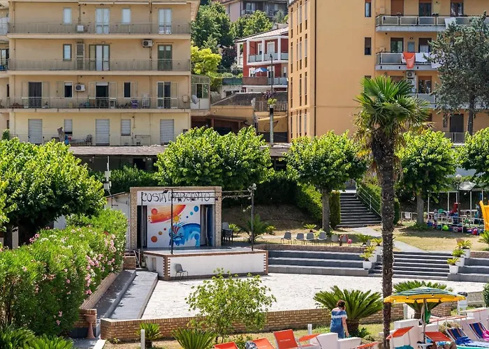 Parco vacanze Villaggio Costa D'argento 3*